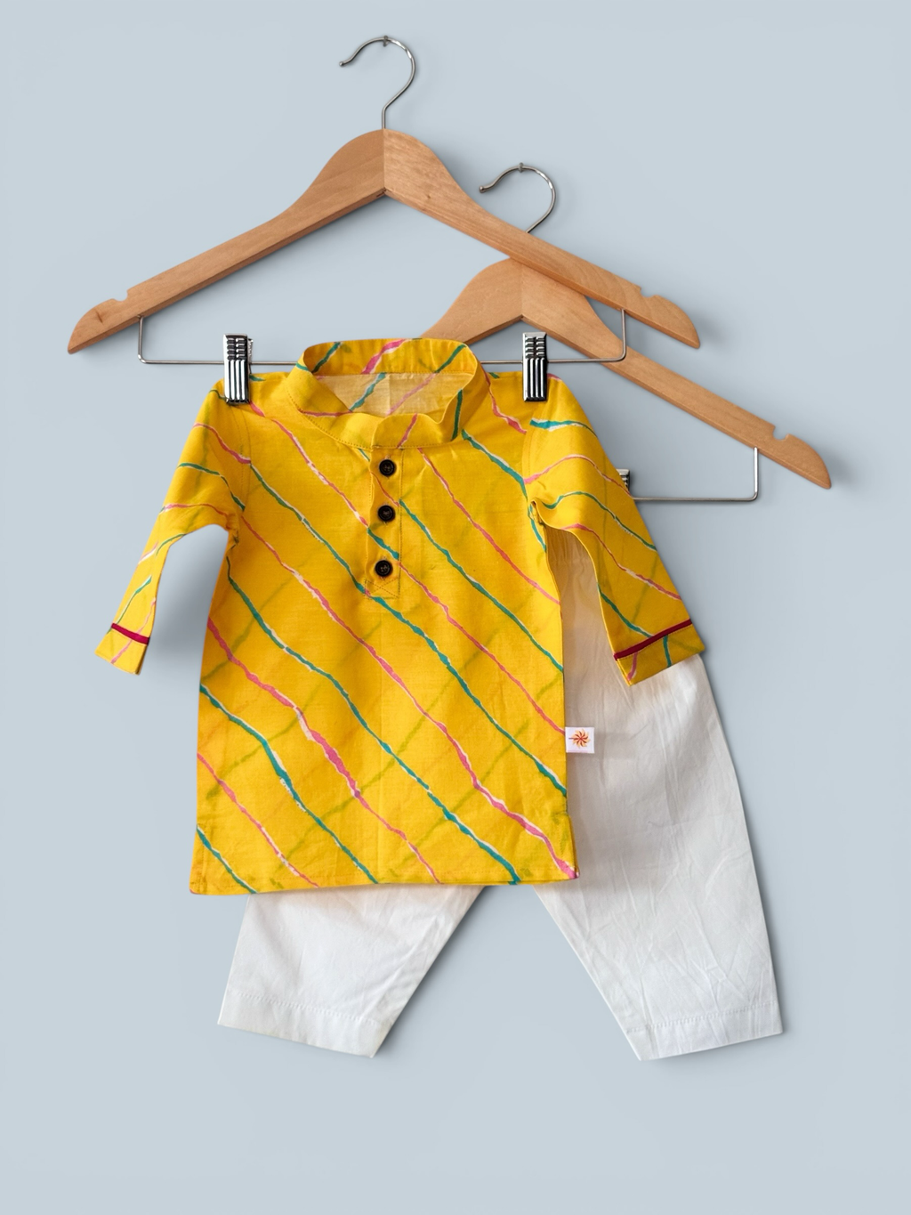 Boys Yellow Leheriya Print Cotton Kurta & Pajama Set